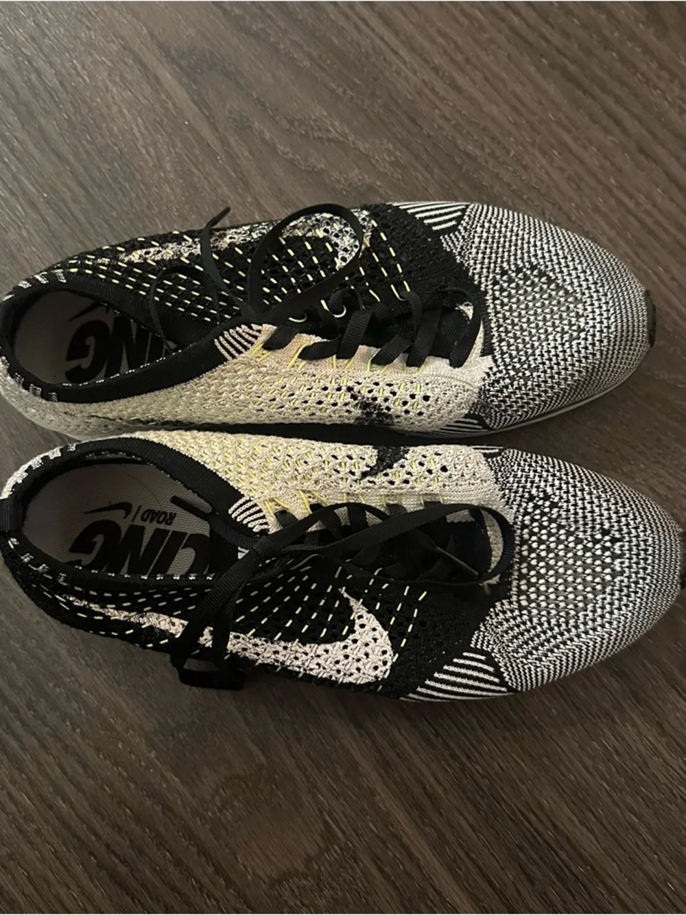 Nike Flyknit Trainers - Picture 3 of 7